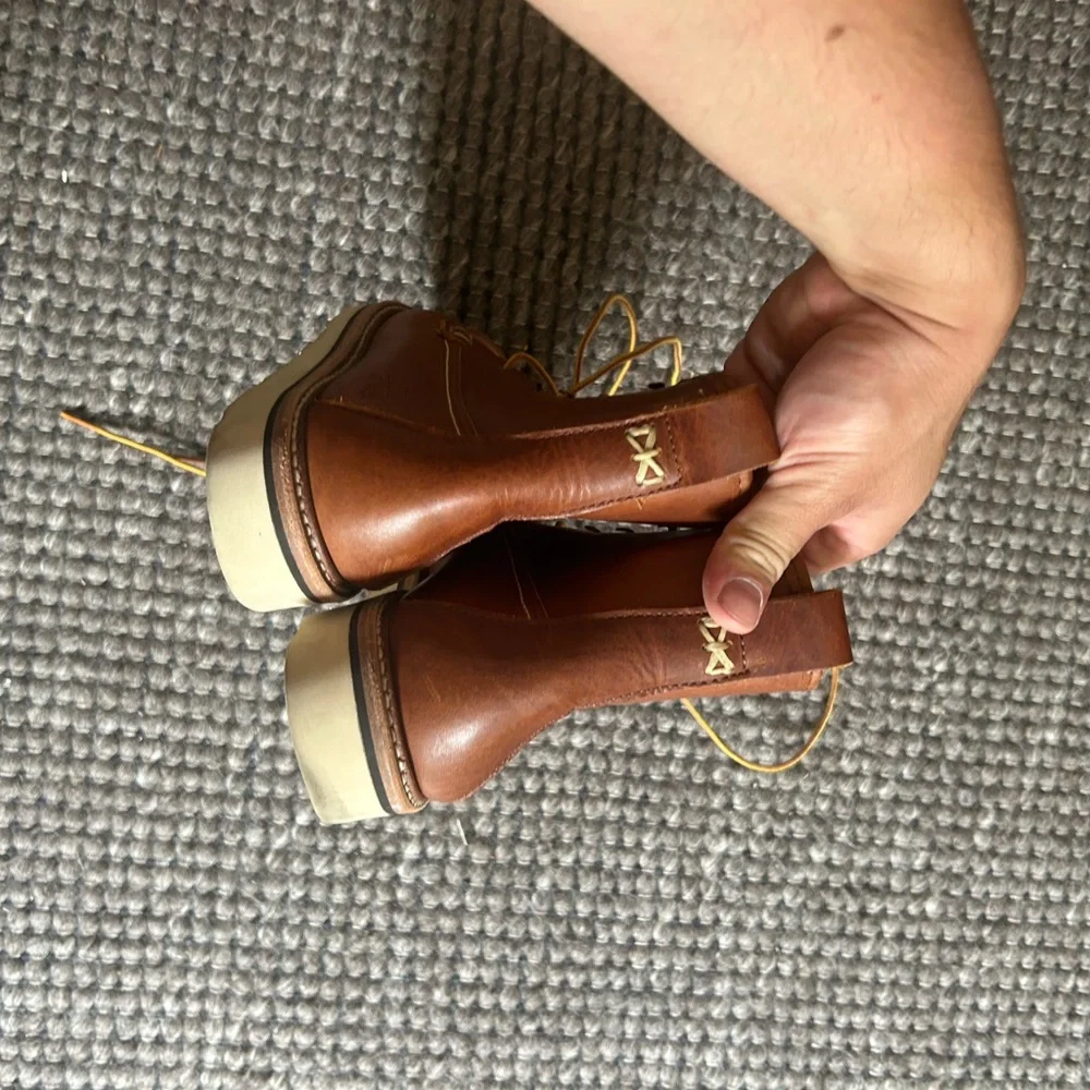 G.H. Bass & Co. Brown Leather Moc Toe Lace-Up Boots w/ Vibram soles